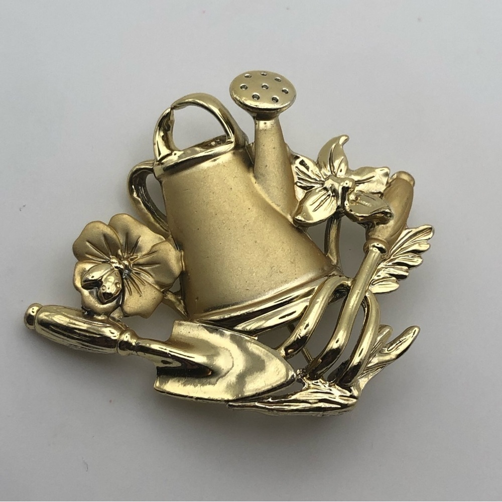 VTG AJC Gardening Flowers Water Can Matte & Shiny Gold Tone Brooch 2”